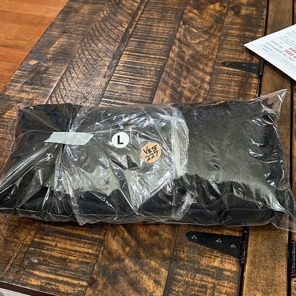 New Directions Vest Black Soft Fuzzy - Picture 7 of 7